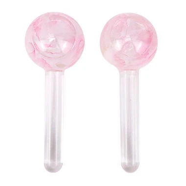 Ice Globes Facialsは、しわをのめにマッサージャーに向かいます
